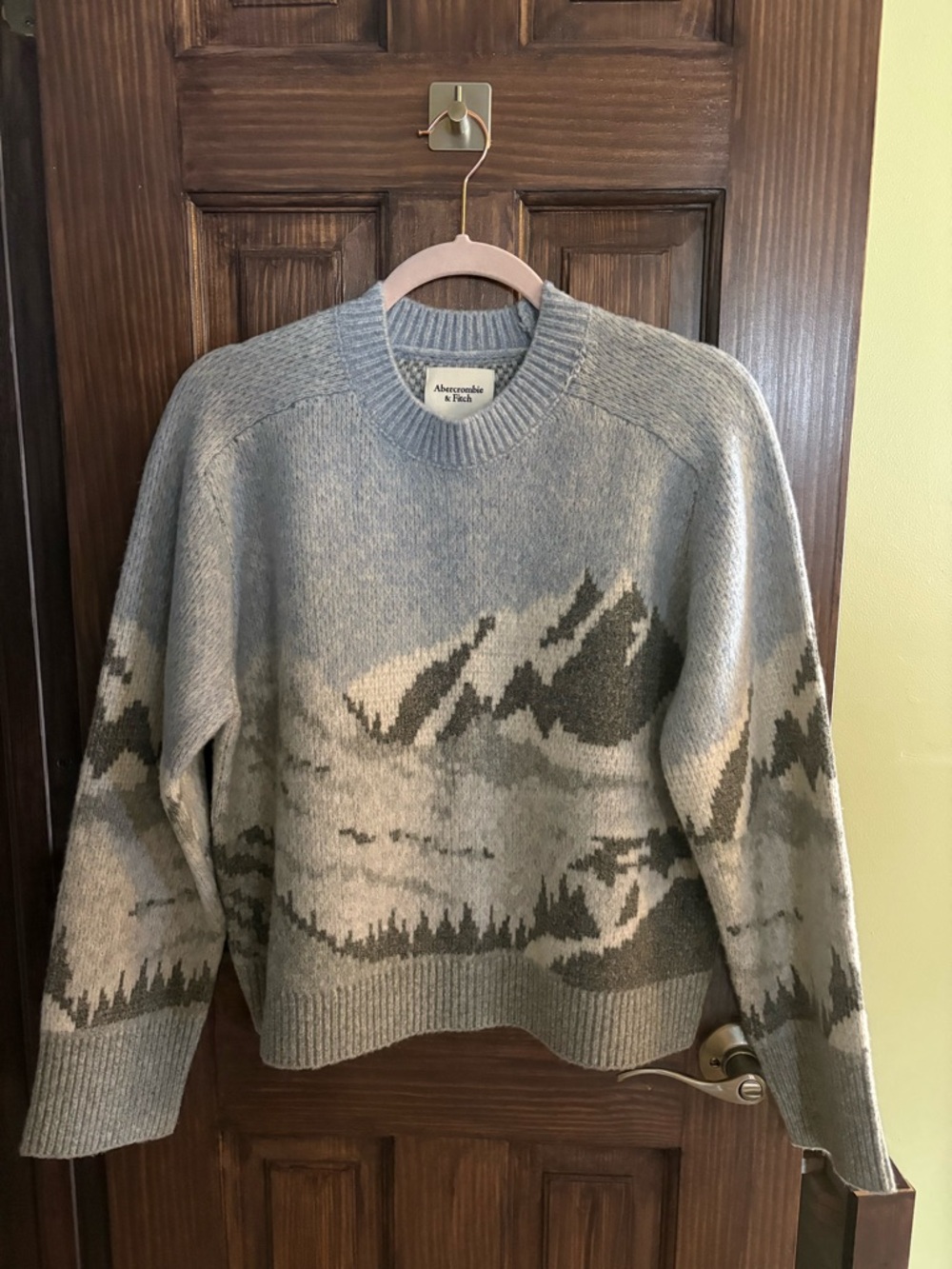 Abercrombie & Fitch Women's Gray and Blue Mountain Sweater